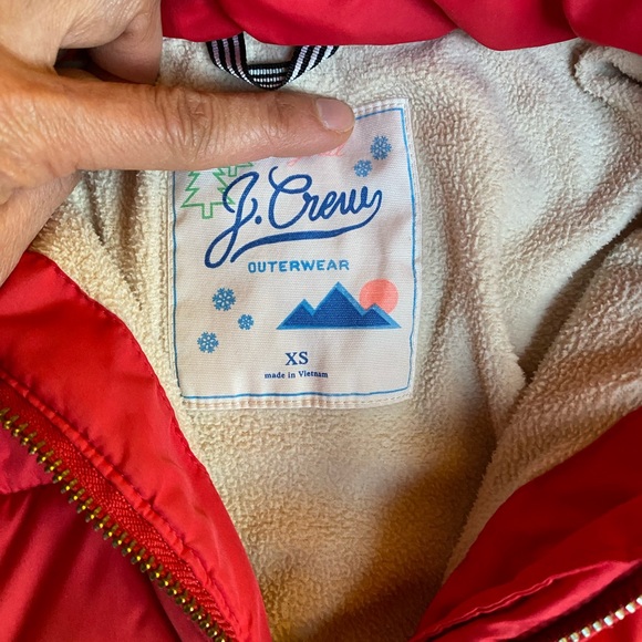 FLASH SALE JCrew Kids Size XS Red warm cozy winter jacket w/ hood + cinch waist. - Picture 2 of 8